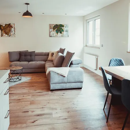 Geraeumige Mosel-fewo Fuer Ganze Familie - Grosse Dachterrasse - Netflix - Waschmaschine & Trockner アパート *